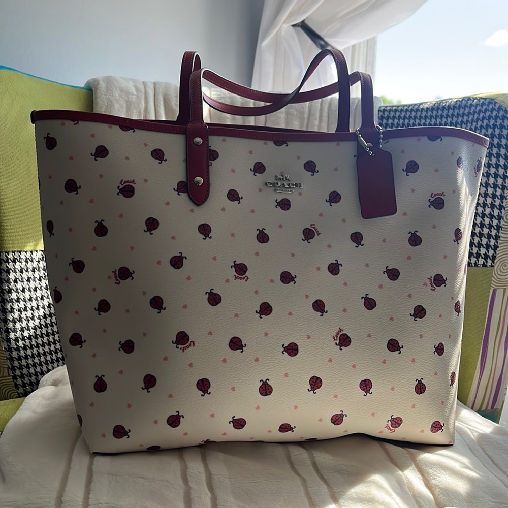 Coach tote carried only once. Is in great condition.